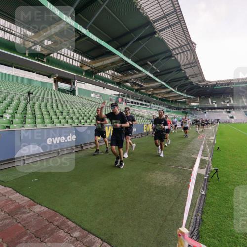 13.09.2026 - 21. swb-Marathon Bremen Michael Burmester http://msf.ph/oto/10324795 13.09.2026 13:27:54 Laufen im Stadion 111, 186, 220, 357, 364, 390, 478, 597, 726, 829, 833, 888, 925, 1077, 1079, 1220, 1298, 1325, 1412, 1496, 1608, 1700, 1741, 1769, 1958, 1961, 1984, 2236, 2273, 2309, 2365, 2388, 2404, 2428, 2472, 2502, 2507, 2542, 2574, 2582, 2593, 2725, 2743, 2748, 2875, 2876, 2923, 2965, 3045, 3050, 3061, 3073, 3084, 3154, 3184, 3219, 3540, 3589, 3592, 3694, 3756, 3826, 3853, 3885, 3907, 3978, 4108, 4238, 4457, 4660 meine-sportfotos.de