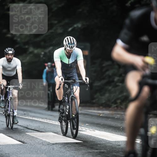 13.09.2026 - Stadtparktriathlon H.Heesch http://msf.ph/oto/10324824 13.09.2026 12:42:54 Radfahren 1025, 1031, 1084, 1239, 1290, 1306 meine-sportfotos.de
