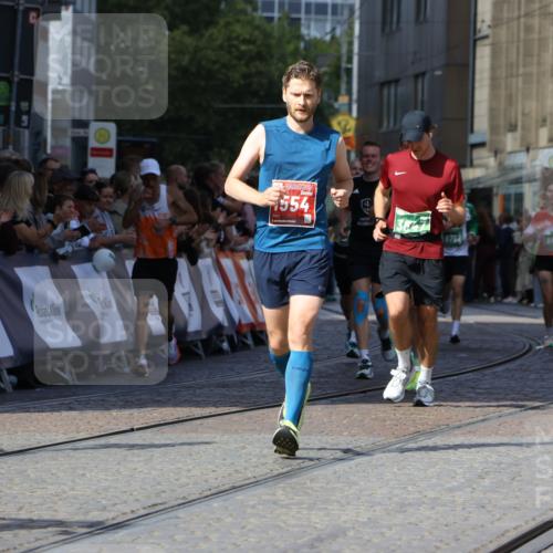 13.09.2026 - 21. swb-Marathon Bremen Strokosch-Dieckow http://msf.ph/oto/10324830 13.09.2026 13:11:00 Ziel 384, 1181, 1385, 1498, 1554, 2347, 2605, 4727, 5066, 5152, 5155, 5168, 5387, 5620, 5648, 6267, 7115, 7881, 9659, 13248, 335, 697, 1349, 2087, 3440, 3448, 3484, 3647, 4429, 6471, 8183, 8474, 9410, 9618, 9762 meine-sportfotos.de