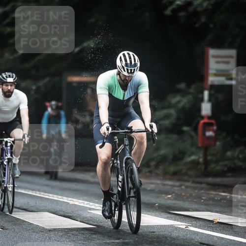 13.09.2026 - Stadtparktriathlon H.Heesch http://msf.ph/oto/10324838 13.09.2026 12:42:54 Radfahren 1025, 1031, 1084, 1239, 1290, 1306 meine-sportfotos.de