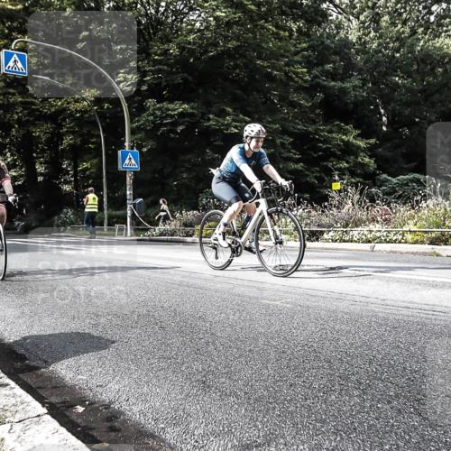 13.09.2026 - Stadtparktriathlon H.Heesch http://msf.ph/oto/10324841 13.09.2026 11:30:12 Radfahren 740, 755 meine-sportfotos.de