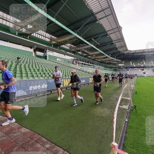 13.09.2026 - 21. swb-Marathon Bremen Michael Burmester http://msf.ph/oto/10324862 13.09.2026 13:28:01 Laufen im Stadion 111, 186, 220, 357, 364, 390, 478, 597, 726, 829, 833, 888, 925, 1079, 1220, 1298, 1325, 1412, 1496, 1608, 1700, 1741, 1769, 1777, 1958, 1961, 1984, 2236, 2273, 2309, 2365, 2388, 2404, 2428, 2472, 2502, 2507, 2542, 2574, 2582, 2593, 2725, 2743, 2748, 2875, 2876, 2923, 3045, 3050, 3061, 3073, 3084, 3154, 3184, 3219, 3540, 3589, 3592, 3595, 3694, 3756, 3798, 3826, 3853, 3885, 3907, 3978, 3987, 4108, 4238, 4457, 4660 meine-sportfotos.de