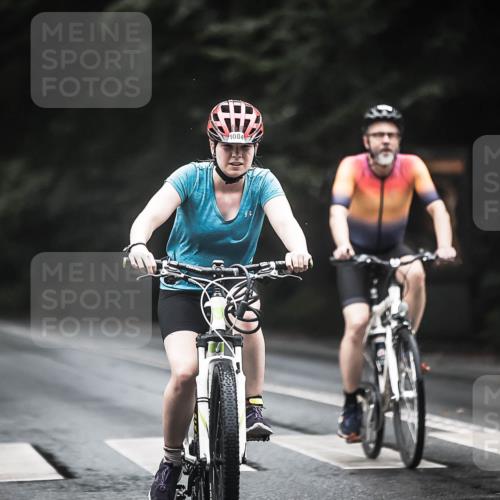 13.09.2026 - Stadtparktriathlon H.Heesch http://msf.ph/oto/10324878 13.09.2026 12:43:00 Radfahren 1025, 1084, 1239, 1290, 1303, 1306 meine-sportfotos.de