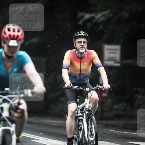 13.09.2026 - Stadtparktriathlon H.Heesch http://msf.ph/oto/10324889 13.09.2026 12:43:00 Radfahren 1025, 1084, 1239, 1290, 1303, 1306 meine-sportfotos.de