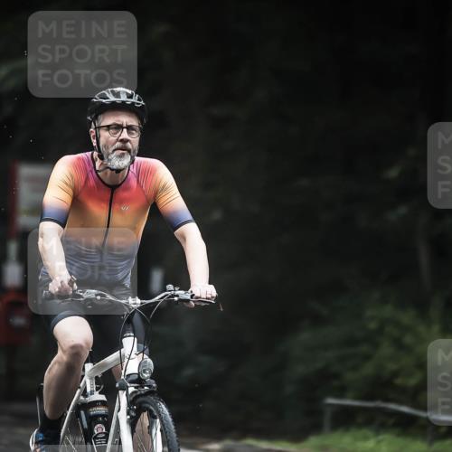 13.09.2026 - Stadtparktriathlon H.Heesch http://msf.ph/oto/10324899 13.09.2026 12:43:01 Radfahren 1025, 1084, 1239, 1290, 1303, 1306 meine-sportfotos.de