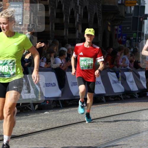 13.09.2026 - 21. swb-Marathon Bremen Strokosch-Dieckow http://msf.ph/oto/10324906 13.09.2026 13:11:02 Ziel 384, 1181, 1385, 1498, 1554, 2347, 2605, 4023, 4727, 5066, 5152, 5155, 5168, 5314, 5387, 5620, 5648, 6267, 7115, 7136, 9659, 13248, 335, 1349, 2087, 3440, 3448, 3484, 3647, 4429, 8183, 8474, 9410, 9618, 9762 meine-sportfotos.de