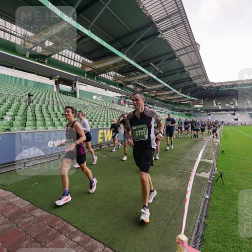 13.09.2026 - 21. swb-Marathon Bremen Michael Burmester http://msf.ph/oto/10324934 13.09.2026 13:28:09 Laufen im Stadion 111, 186, 220, 357, 364, 478, 597, 726, 829, 888, 925, 1079, 1220, 1298, 1325, 1412, 1496, 1608, 1700, 1741, 1769, 1777, 1958, 1961, 1984, 2236, 2309, 2365, 2388, 2404, 2472, 2502, 2507, 2542, 2574, 2582, 2593, 2725, 2743, 2748, 2868, 2875, 2876, 2923, 2991, 3045, 3050, 3061, 3073, 3154, 3184, 3219, 3540, 3589, 3592, 3595, 3678, 3694, 3756, 3798, 3826, 3853, 3885, 3907, 3978, 3987, 4108, 4238, 4457, 4660 meine-sportfotos.de
