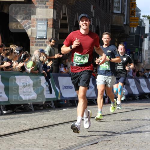 13.09.2026 - 21. swb-Marathon Bremen Strokosch-Dieckow http://msf.ph/oto/10324969 13.09.2026 13:11:05 Ziel 384, 1181, 1385, 1498, 1554, 2347, 4023, 4727, 5066, 5152, 5155, 5168, 5314, 5387, 5648, 7115, 7136, 9659, 13248, 1349, 2087, 3440, 3448, 3484, 3647, 4429, 6274, 8474, 9618, 9762 meine-sportfotos.de