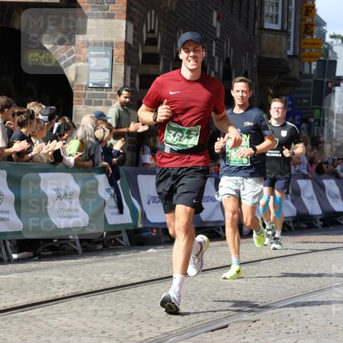 13.09.2026 - 21. swb-Marathon Bremen Strokosch-Dieckow http://msf.ph/oto/10324979 13.09.2026 13:11:05 Ziel 384, 1181, 1385, 1498, 1554, 2347, 4023, 4727, 5066, 5152, 5155, 5168, 5314, 5387, 5648, 7115, 7136, 9659, 13248, 1349, 2087, 3440, 3448, 3484, 3647, 4429, 6274, 8474, 9618, 9762 meine-sportfotos.de