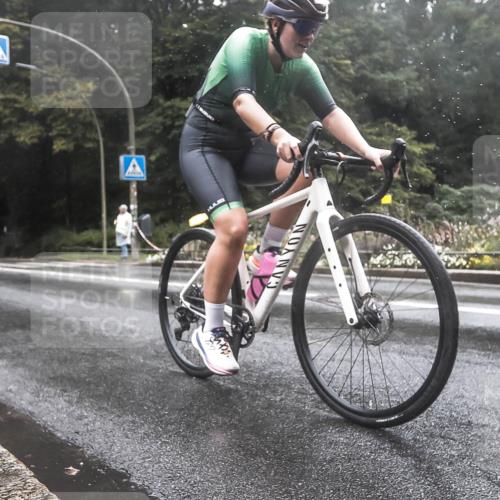 13.09.2026 - Stadtparktriathlon H.Heesch http://msf.ph/oto/10324980 13.09.2026 12:41:18 Radfahren 1281 meine-sportfotos.de