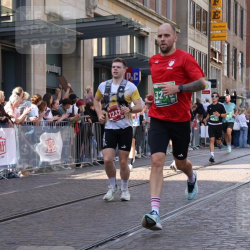 13.09.2026 - 21. swb-Marathon Bremen Strokosch-Dieckow http://msf.ph/oto/10324985 13.09.2026 13:19:43 Ziel 205, 411, 431, 495, 511, 655, 1053, 1058, 1252, 1390, 1537, 1551, 1931, 1972, 2122, 2343, 2807, 2885, 2903, 3240, 3319, 3411, 3685, 3690, 4101, 4287, 5340, 5389, 5813, 5837, 6663, 7341, 7404, 7488, 7531, 8263, 9082, 9518, 9756, 13192, 161, 461, 926, 1010, 1232, 1281, 1468, 1535, 1642, 2870, 2906, 3966, 4319, 4455, 4479, 4480, 4977, 4978, 5371, 7037, 7140, 7268, 7655, 7945, 8153, 8185, 9359, 9984, 13163 meine-sportfotos.de