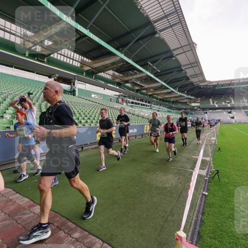 13.09.2026 - 21. swb-Marathon Bremen Michael Burmester http://msf.ph/oto/10324987 13.09.2026 13:28:15 Laufen im Stadion 111, 186, 220, 357, 364, 478, 597, 685, 726, 729, 829, 888, 925, 986, 1079, 1220, 1298, 1325, 1384, 1412, 1496, 1608, 1700, 1741, 1769, 1777, 1958, 1961, 1984, 2236, 2365, 2388, 2404, 2472, 2502, 2507, 2542, 2574, 2593, 2725, 2743, 2748, 2862, 2868, 2875, 2876, 2923, 2924, 2991, 3045, 3050, 3061, 3073, 3154, 3184, 3219, 3238, 3321, 3540, 3589, 3592, 3594, 3595, 3678, 3694, 3756, 3798, 3826, 3853, 3885, 3907, 3978, 3987, 4108, 4238, 4457, 4660 meine-sportfotos.de