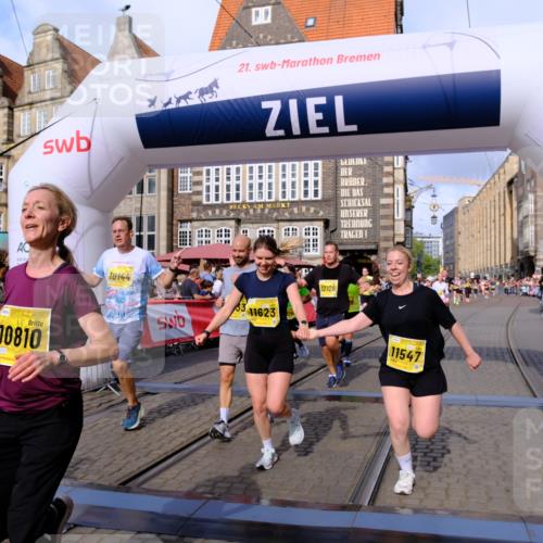 13.09.2026 - 21. swb-Marathon Bremen Tim E. http://msf.ph/oto/10324989 13.09.2026 11:00:35 Ziel 10144, 10677, 10801, 10810, 11016, 11045, 11129, 11547, 11587, 11588, 11589, 11623, 11907, 12105, 12106, 12190, 12291, 12352, 12394, 12530, 12531 meine-sportfotos.de