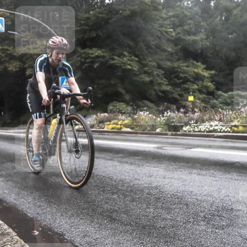 13.09.2026 - Stadtparktriathlon H.Heesch http://msf.ph/oto/10325006 13.09.2026 12:41:37 Radfahren 1086, 1187, 1249 meine-sportfotos.de