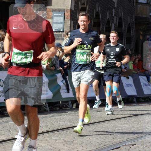 13.09.2026 - 21. swb-Marathon Bremen Strokosch-Dieckow http://msf.ph/oto/10325015 13.09.2026 13:11:06 Ziel 384, 1181, 1385, 1498, 1554, 2347, 4023, 4475, 4727, 5066, 5152, 5155, 5168, 5314, 5387, 5648, 7115, 7136, 9659, 13248, 1349, 2087, 3440, 3448, 3484, 4429, 6274, 8474, 9291, 9618, 9762 meine-sportfotos.de