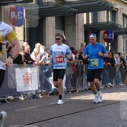 13.09.2026 - 21. swb-Marathon Bremen Strokosch-Dieckow http://msf.ph/oto/10325036 13.09.2026 13:19:44 Ziel 205, 411, 431, 495, 511, 655, 1053, 1058, 1252, 1390, 1537, 1551, 1931, 1972, 2122, 2343, 2807, 2885, 2903, 3240, 3319, 3411, 3685, 3690, 4101, 4287, 5340, 5389, 5813, 5837, 6663, 7341, 7404, 7488, 7531, 8263, 9082, 9518, 9756, 13192, 161, 461, 926, 1010, 1232, 1281, 1468, 1535, 1642, 2870, 2906, 3966, 4101, 4319, 4455, 4479, 4480, 4977, 4978, 7037, 7140, 7268, 7655, 7945, 8153, 8185, 9359, 9984, 13163 meine-sportfotos.de