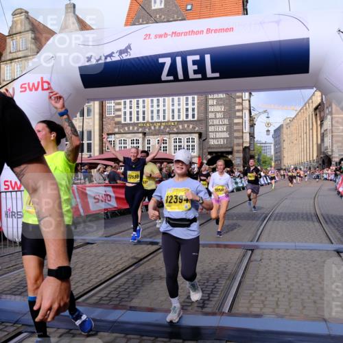 13.09.2026 - 21. swb-Marathon Bremen Tim E. http://msf.ph/oto/10325040 13.09.2026 11:00:38 Ziel 10144, 10677, 10801, 10810, 11016, 11045, 11126, 11129, 11547, 11623, 12018, 12105, 12106, 12190, 12291, 12352, 12394, 12530, 12531 meine-sportfotos.de