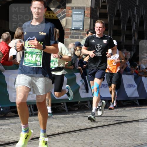 13.09.2026 - 21. swb-Marathon Bremen Strokosch-Dieckow http://msf.ph/oto/10325041 13.09.2026 13:11:07 Ziel 384, 1181, 1385, 1498, 1554, 2347, 2759, 4023, 4475, 4571, 4727, 5066, 5152, 5155, 5168, 5314, 5387, 5648, 7115, 7136, 9659, 13248, 1349, 2087, 3440, 3448, 3484, 4429, 6274, 8474, 9291, 9618, 9762 meine-sportfotos.de