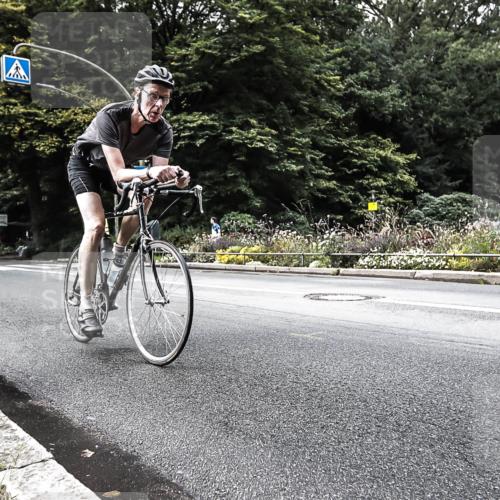 13.09.2026 - Stadtparktriathlon H.Heesch http://msf.ph/oto/10325053 13.09.2026 11:30:56 Radfahren 594, 611 meine-sportfotos.de