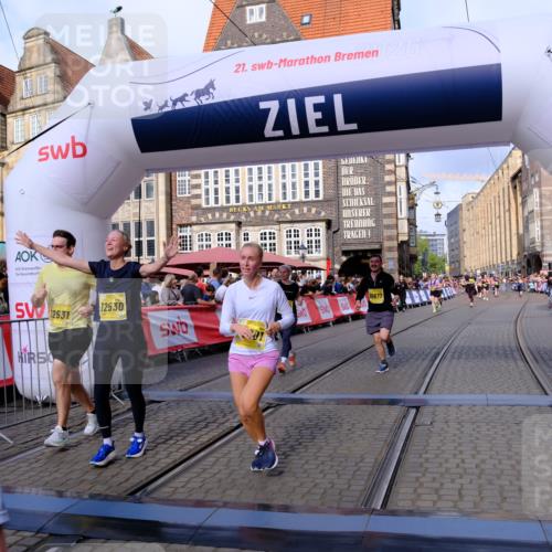 13.09.2026 - 21. swb-Marathon Bremen Tim E. http://msf.ph/oto/10325088 13.09.2026 11:00:39 Ziel 10144, 10677, 10801, 10810, 11016, 11045, 11126, 11129, 11547, 11623, 12018, 12105, 12106, 12190, 12291, 12352, 12394, 12530, 12531 meine-sportfotos.de