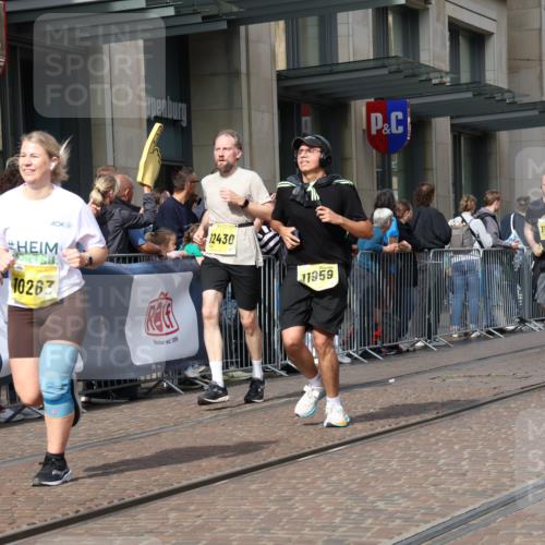 13.09.2026 - 21. swb-Marathon Bremen Strokosch-Dieckow http://msf.ph/oto/10325103 13.09.2026 11:00:35 Ziel 10093, 10263, 10306, 10367, 10368, 10428, 10639, 10753, 10857, 11055, 11162, 11247, 11343, 11359, 11475, 11540, 11556, 11728, 11797, 11804, 11819, 11850, 11959, 12006, 12085, 12116, 12397, 12428, 12430, 10144, 10272, 10275, 10306, 10369, 10677, 10801, 10810, 11016, 11045, 11126, 11129, 11162, 11180, 11547, 11623, 11687, 11708, 11769, 11838, 12018, 12105, 12106, 12190, 12291, 12394, 12430, 12530, 12531 meine-sportfotos.de