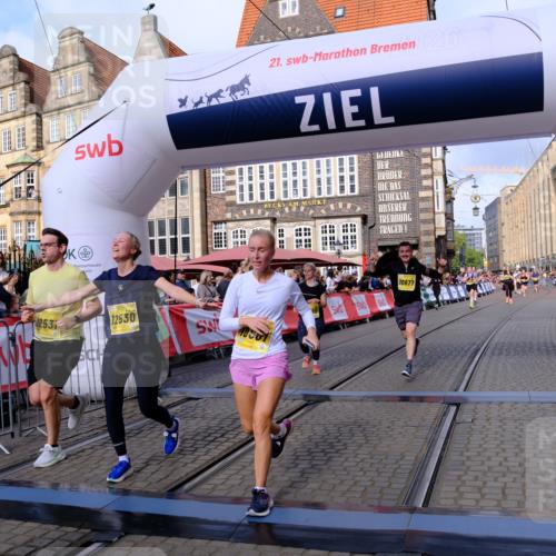 13.09.2026 - 21. swb-Marathon Bremen Tim E. http://msf.ph/oto/10325108 13.09.2026 11:00:39 Ziel 10144, 10677, 10801, 10810, 11016, 11045, 11126, 11129, 11547, 11623, 12018, 12105, 12106, 12190, 12291, 12352, 12394, 12530, 12531 meine-sportfotos.de
