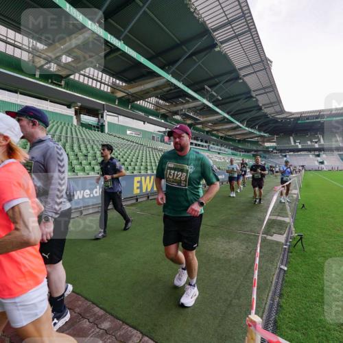 13.09.2026 - 21. swb-Marathon Bremen Michael Burmester http://msf.ph/oto/10325112 13.09.2026 13:28:29 Laufen im Stadion 111, 186, 220, 357, 422, 476, 478, 597, 685, 726, 729, 754, 829, 888, 925, 986, 1079, 1220, 1298, 1325, 1384, 1412, 1496, 1608, 1615, 1741, 1769, 1777, 1958, 1961, 1984, 2236, 2326, 2365, 2472, 2502, 2507, 2574, 2593, 2725, 2743, 2748, 2862, 2868, 2875, 2876, 2923, 2924, 2991, 3020, 3045, 3061, 3073, 3154, 3184, 3219, 3238, 3274, 3321, 3361, 3589, 3592, 3594, 3595, 3678, 3694, 3755, 3756, 3798, 3826, 3853, 3885, 3907, 3953, 3965, 3971, 3978, 3987, 4108, 4238, 4457, 4660 meine-sportfotos.de