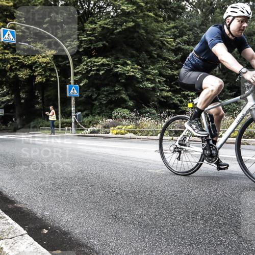 13.09.2026 - Stadtparktriathlon H.Heesch http://msf.ph/oto/10325122 13.09.2026 11:31:31 Radfahren 632, 1800 meine-sportfotos.de
