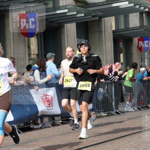 13.09.2026 - 21. swb-Marathon Bremen Strokosch-Dieckow http://msf.ph/oto/10325133 13.09.2026 11:00:35 Ziel 10093, 10263, 10306, 10367, 10368, 10428, 10639, 10753, 10857, 11055, 11162, 11247, 11343, 11359, 11475, 11540, 11556, 11728, 11797, 11804, 11819, 11850, 11959, 12006, 12085, 12116, 12397, 12428, 12430, 10144, 10272, 10275, 10306, 10369, 10677, 10801, 10810, 11016, 11045, 11126, 11129, 11162, 11180, 11547, 11623, 11687, 11708, 11769, 11838, 12018, 12105, 12106, 12190, 12291, 12394, 12430, 12530, 12531 meine-sportfotos.de