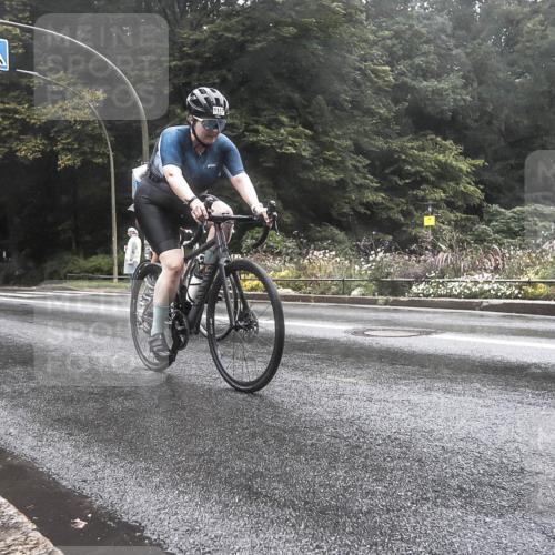 13.09.2026 - Stadtparktriathlon H.Heesch http://msf.ph/oto/10325137 13.09.2026 12:42:35 Radfahren 1043, 1096, 1117 meine-sportfotos.de