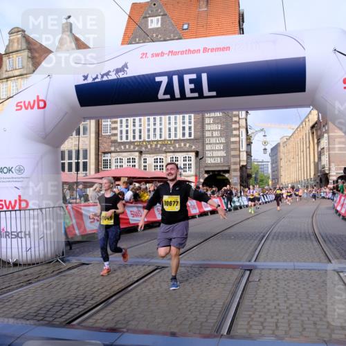 13.09.2026 - 21. swb-Marathon Bremen Tim E. http://msf.ph/oto/10325158 13.09.2026 11:00:40 Ziel 10144, 10369, 10677, 10801, 10810, 11016, 11045, 11126, 11129, 11547, 11623, 11769, 12018, 12105, 12106, 12190, 12291, 12352, 12394, 12530, 12531 meine-sportfotos.de
