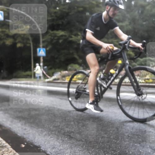 13.09.2026 - Stadtparktriathlon H.Heesch http://msf.ph/oto/10325164 13.09.2026 12:42:54 Radfahren 1025, 1031, 1239, 1306 meine-sportfotos.de