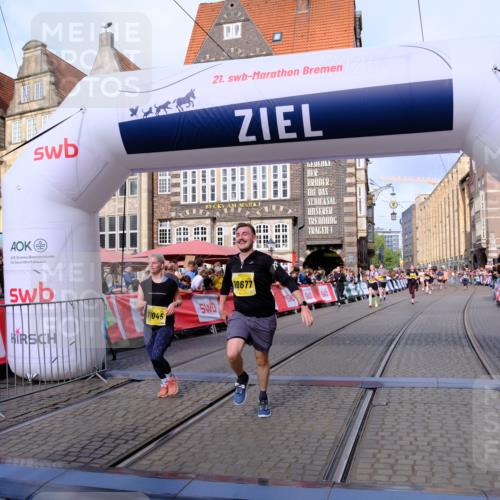 13.09.2026 - 21. swb-Marathon Bremen Tim E. http://msf.ph/oto/10325169 13.09.2026 11:00:40 Ziel 10144, 10369, 10677, 10801, 10810, 11016, 11045, 11126, 11129, 11547, 11623, 11769, 12018, 12105, 12106, 12190, 12291, 12352, 12394, 12530, 12531 meine-sportfotos.de