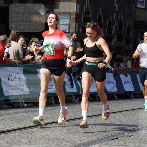 13.09.2026 - 21. swb-Marathon Bremen Strokosch-Dieckow http://msf.ph/oto/10325175 13.09.2026 13:11:12 Ziel 384, 697, 1385, 1498, 2021, 2347, 2759, 4023, 4475, 4571, 5079, 5155, 5168, 5314, 5387, 6657, 7115, 7136, 9622, 9659, 13248, 1349, 2087, 3899, 6274, 8474, 9291, 9618 meine-sportfotos.de
