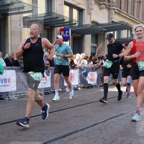 13.09.2026 - 21. swb-Marathon Bremen Strokosch-Dieckow http://msf.ph/oto/10325192 13.09.2026 13:19:48 Ziel 205, 411, 431, 495, 511, 655, 1053, 1058, 1252, 1390, 1537, 1551, 1750, 1931, 1972, 2122, 2343, 2807, 2885, 2903, 3240, 3411, 3685, 3690, 4287, 5340, 5389, 5583, 5813, 5837, 6663, 7018, 7341, 7404, 7488, 7531, 7664, 9518, 9756, 13192, 161, 411, 461, 926, 1010, 1232, 1281, 1468, 1535, 1642, 2870, 2906, 3319, 3966, 4101, 4455, 4479, 4480, 4977, 4978, 7037, 7140, 7268, 7655, 7945, 8153, 8185, 8263, 9082, 9359, 9984, 13163 meine-sportfotos.de