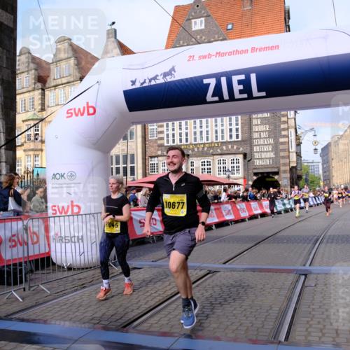 13.09.2026 - 21. swb-Marathon Bremen Tim E. http://msf.ph/oto/10325200 13.09.2026 11:00:40 Ziel 10144, 10369, 10677, 10801, 10810, 11016, 11045, 11126, 11129, 11547, 11623, 11769, 12018, 12105, 12106, 12190, 12291, 12352, 12394, 12530, 12531 meine-sportfotos.de
