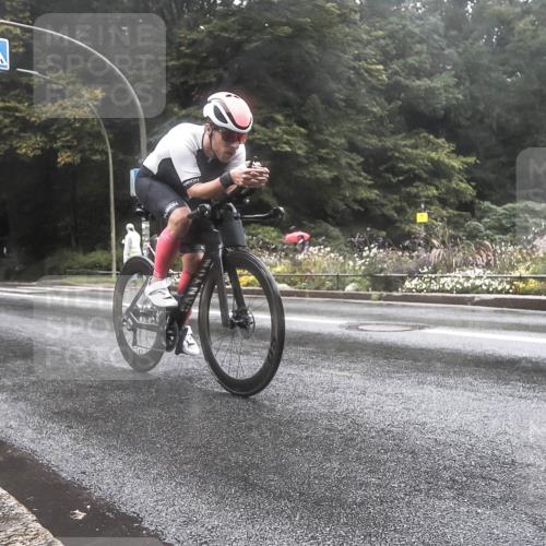 13.09.2026 - Stadtparktriathlon H.Heesch http://msf.ph/oto/10325207 13.09.2026 12:43:13 Radfahren 1178, 1301 meine-sportfotos.de