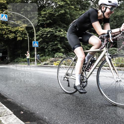 13.09.2026 - Stadtparktriathlon H.Heesch http://msf.ph/oto/10325232 13.09.2026 11:32:34 Radfahren 707, 728, 752 meine-sportfotos.de