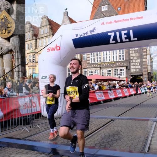 13.09.2026 - 21. swb-Marathon Bremen Tim E. http://msf.ph/oto/10325233 13.09.2026 11:00:41 Ziel 10144, 10369, 10677, 10801, 10810, 11016, 11045, 11126, 11129, 11547, 11623, 11769, 12018, 12105, 12106, 12190, 12291, 12394, 12530, 12531 meine-sportfotos.de