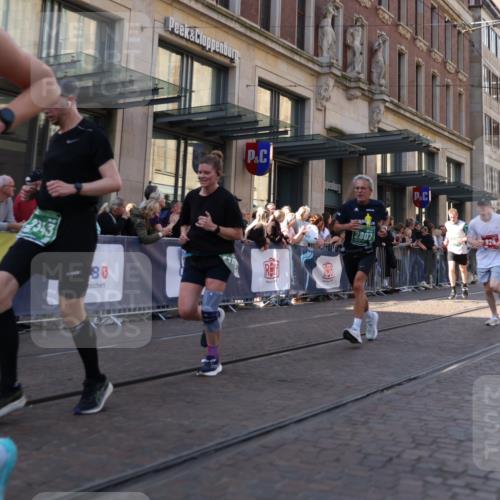 13.09.2026 - 21. swb-Marathon Bremen Strokosch-Dieckow http://msf.ph/oto/10325274 13.09.2026 13:19:49 Ziel 205, 431, 495, 511, 655, 1053, 1058, 1252, 1390, 1537, 1551, 1750, 1931, 1972, 2122, 2343, 2807, 2885, 2903, 3240, 3411, 3685, 3690, 4287, 5340, 5389, 5583, 5813, 5837, 6663, 6901, 7018, 7341, 7404, 7488, 7531, 7664, 9518, 9756, 13192, 161, 411, 461, 926, 1010, 1053, 1232, 1281, 1468, 1535, 1642, 2870, 2906, 3319, 3411, 3966, 4101, 4455, 4479, 4480, 4977, 4978, 7037, 7140, 7268, 7655, 8153, 8185, 8263, 9082, 9359, 9984, 13163 meine-sportfotos.de