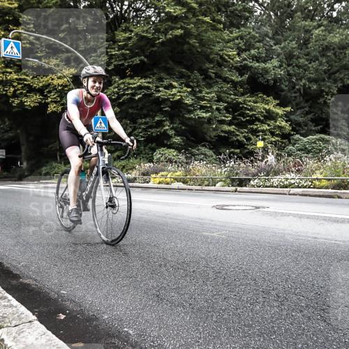 13.09.2026 - Stadtparktriathlon H.Heesch http://msf.ph/oto/10325284 13.09.2026 11:32:51 Radfahren 677, 712, 739, 747 meine-sportfotos.de