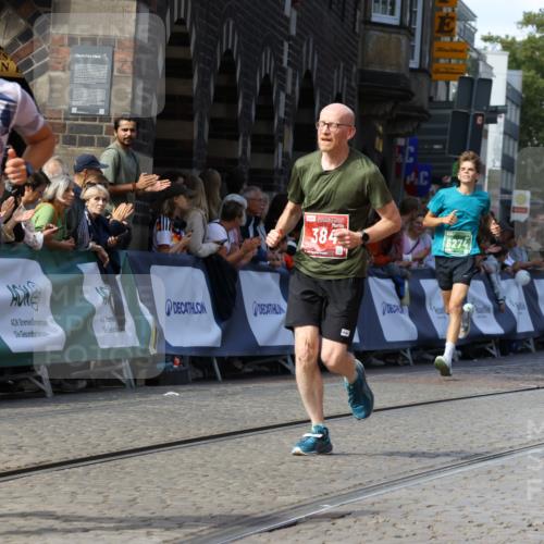 13.09.2026 - 21. swb-Marathon Bremen Strokosch-Dieckow http://msf.ph/oto/10325288 13.09.2026 13:11:14 Ziel 335, 384, 697, 1385, 1498, 2021, 2347, 2759, 4023, 4475, 4571, 5079, 5155, 5168, 5314, 5387, 6471, 6657, 7115, 7136, 8183, 9622, 9659, 13248, 382, 3899, 6274, 9291 meine-sportfotos.de