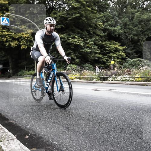 13.09.2026 - Stadtparktriathlon H.Heesch http://msf.ph/oto/10325296 13.09.2026 11:32:54 Radfahren 657, 677, 712, 739 meine-sportfotos.de