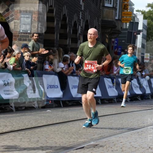 13.09.2026 - 21. swb-Marathon Bremen Strokosch-Dieckow http://msf.ph/oto/10325300 13.09.2026 13:11:14 Ziel 335, 384, 697, 1385, 1498, 2021, 2347, 2759, 4023, 4475, 4571, 5079, 5155, 5168, 5314, 5387, 6471, 6657, 7115, 7136, 8183, 9622, 9659, 13248, 382, 3899, 6274, 9291 meine-sportfotos.de