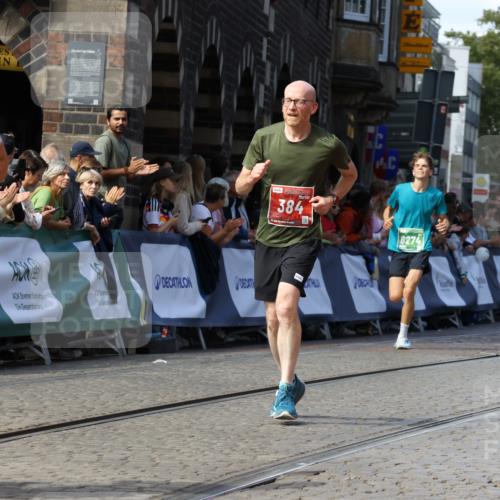 13.09.2026 - 21. swb-Marathon Bremen Strokosch-Dieckow http://msf.ph/oto/10325314 13.09.2026 13:11:14 Ziel 335, 384, 697, 1385, 1498, 2021, 2347, 2759, 4023, 4475, 4571, 5079, 5155, 5168, 5314, 5387, 6471, 6657, 7115, 7136, 8183, 9622, 9659, 13248, 382, 3899, 6274, 9291 meine-sportfotos.de