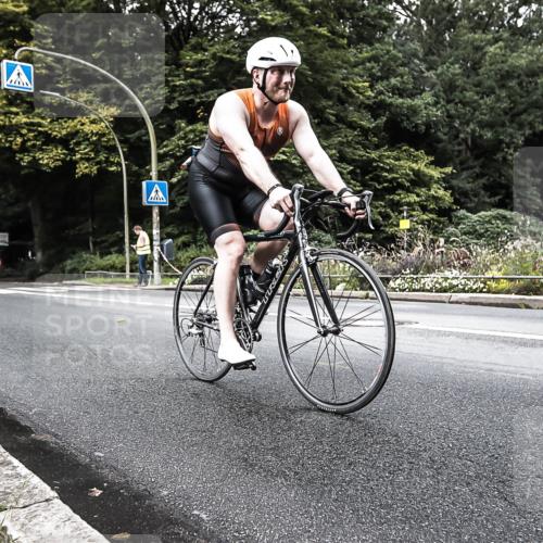 13.09.2026 - Stadtparktriathlon H.Heesch http://msf.ph/oto/10325360 13.09.2026 11:33:27 Radfahren 663, 756 meine-sportfotos.de