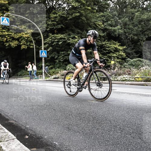 13.09.2026 - Stadtparktriathlon H.Heesch http://msf.ph/oto/10325376 13.09.2026 11:33:42 Radfahren 722, 834, 840 meine-sportfotos.de