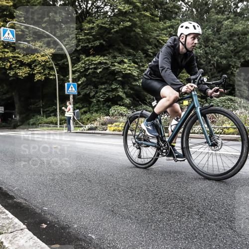 13.09.2026 - Stadtparktriathlon H.Heesch http://msf.ph/oto/10325394 13.09.2026 11:34:01 Radfahren 593 meine-sportfotos.de
