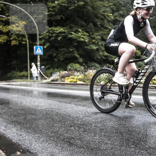 13.09.2026 - Stadtparktriathlon H.Heesch http://msf.ph/oto/10325415 13.09.2026 12:45:40 Radfahren 1137, 1138, 1194 meine-sportfotos.de
