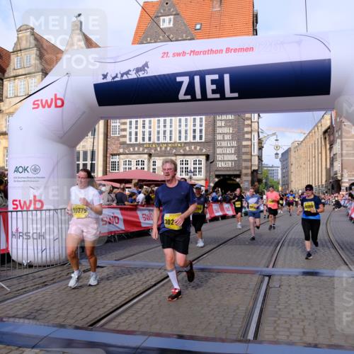 13.09.2026 - 21. swb-Marathon Bremen Tim E. http://msf.ph/oto/10325417 13.09.2026 11:00:52 Ziel 10263, 10272, 10275, 10306, 10369, 10677, 11045, 11126, 11162, 11180, 11343, 11475, 11556, 11687, 11708, 11769, 11838, 12018, 12430 meine-sportfotos.de